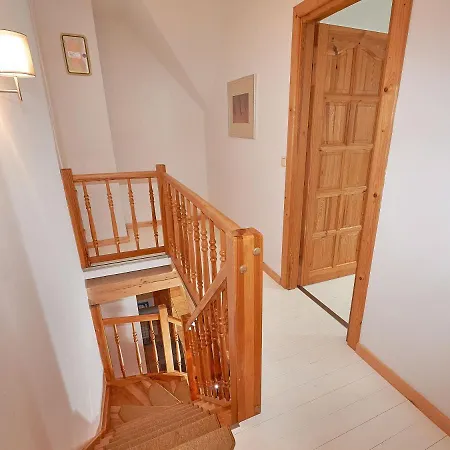 Strandschloesschen - Haushaelfte 2 * Sellin (Rugen)