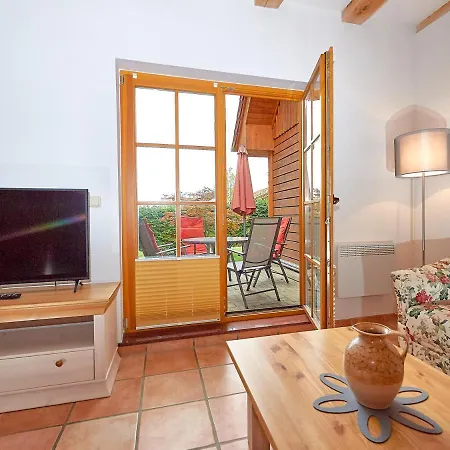 Feriehus Strandschloesschen - Haushaelfte 2 Sellin (Rugen)