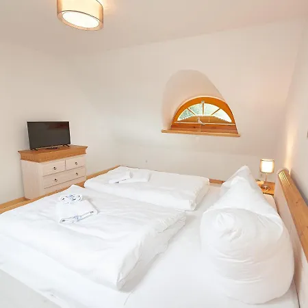 Strandschloesschen - Haushaelfte 2 Sellin (Rugen)