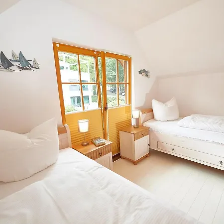 Strandschloesschen - Haushaelfte 2 *