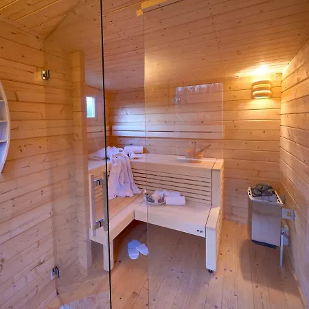 Strandschloesschen - Haushaelfte 2 Feriehus Sellin (Rugen)