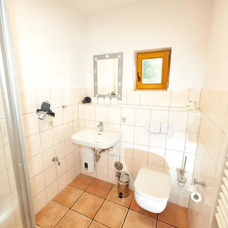 Feriehus Strandschloesschen - Haushaelfte 2 Sellin (Rugen)