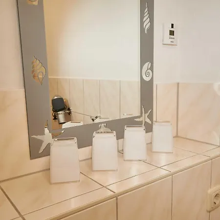 Strandschloesschen - Haushaelfte 2 Sellin (Rugen)